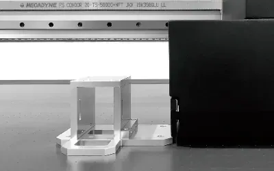 Sistema anti-colisión para proteger el carro y los cabezales · Uviprint 9060 UV