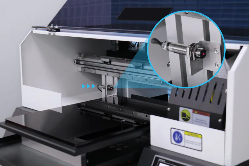 El sistema de detección automática de la altura del material simplifica la correcta… · Uviprint A2-A3 UV