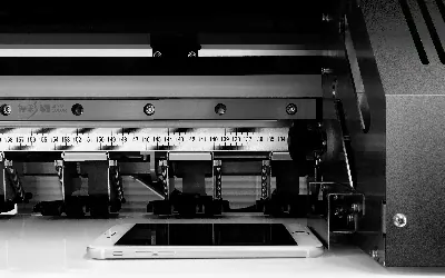 Sistema anti-colisión para proteger el carro y los cabezales · Uviprint 3.2 UV